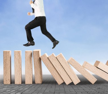 Dur Domino sürekli devrildi