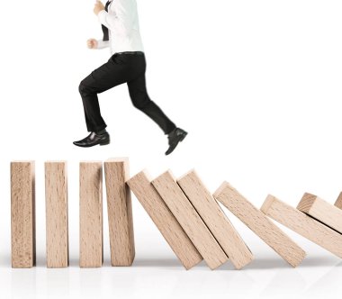 Dur bir domino sürekli devrildi