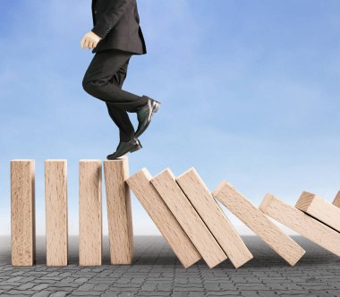 Dur Domino sürekli devrildi