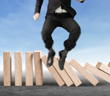 Dur Domino sürekli devrildi