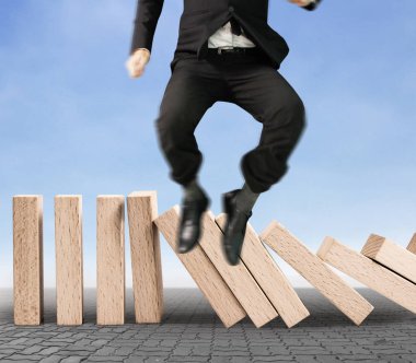 Dur Domino sürekli devrildi