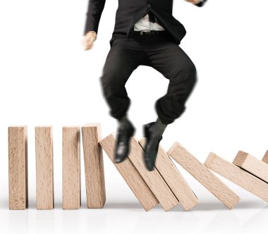 Dur bir domino sürekli devrildi