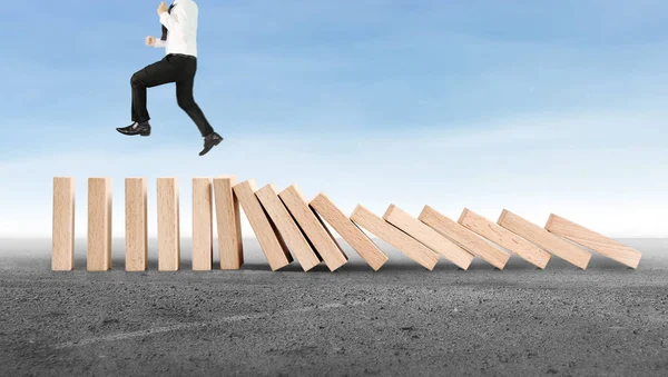 Dur Domino sürekli devrildi