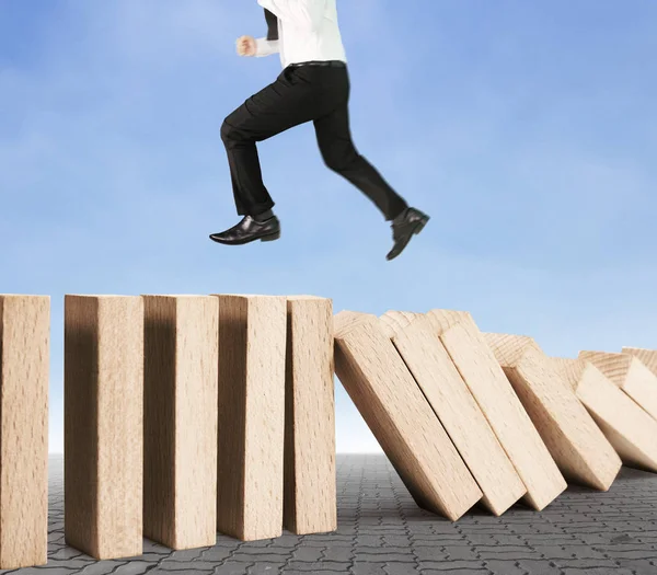 Dur Domino sürekli devrildi