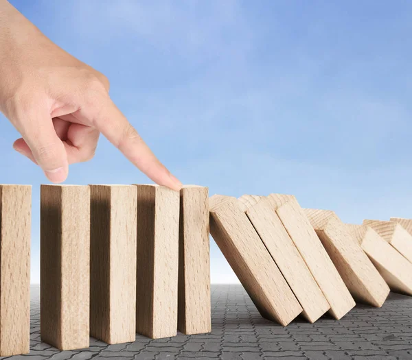 Dur Domino sürekli devrildi