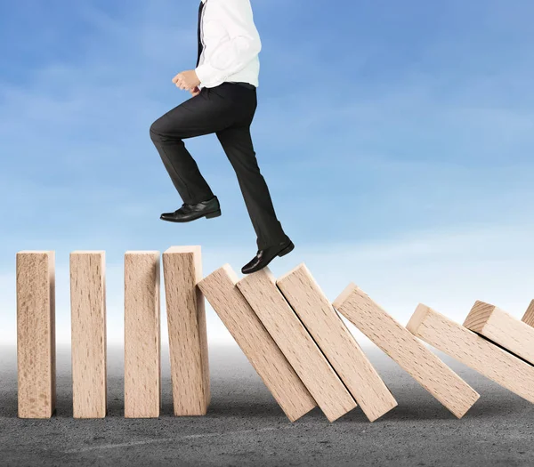 Dur Domino sürekli devrildi