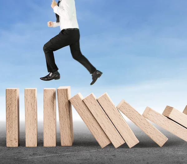 Dur Domino sürekli devrildi