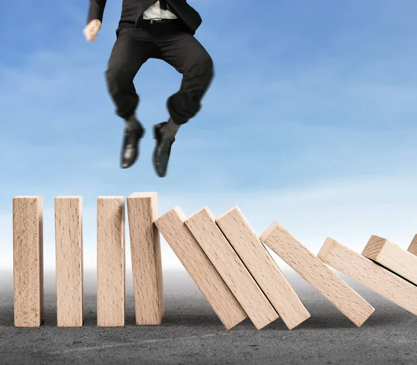 Dur Domino sürekli devrildi