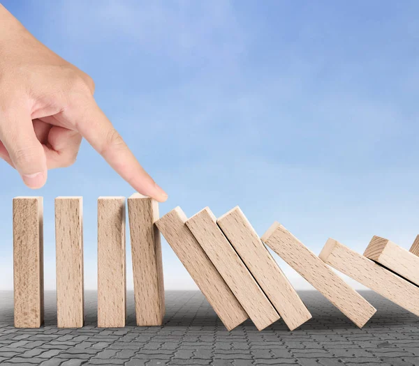 Dur Domino sürekli devrildi