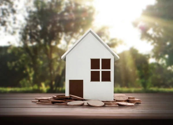 Small House Standing Stacks Coins — Stock Photo, Image