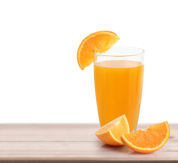 Orange på vit träbord — Stockfoto