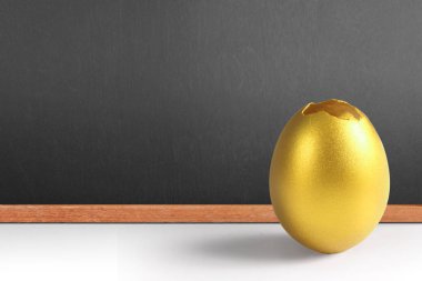 İzole edilmiş bir Paskalya yumurtası