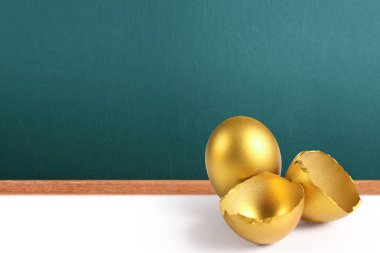 İzole edilmiş bir Paskalya yumurtası