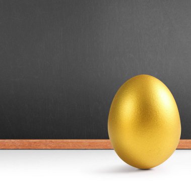İzole edilmiş bir Paskalya yumurtası