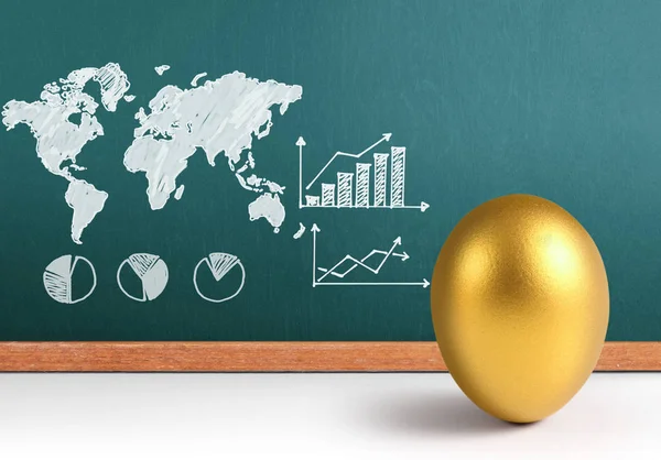 İzole edilmiş bir Paskalya yumurtası