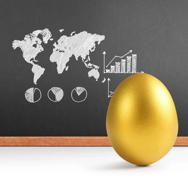 İzole edilmiş bir Paskalya yumurtası