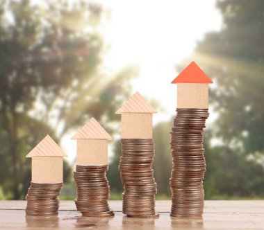 Bozuk para üzerindeki evin modeli.