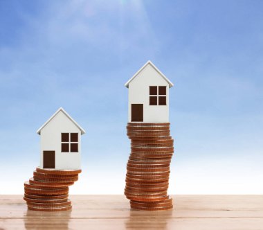 Bozuk para üzerindeki evin modeli.