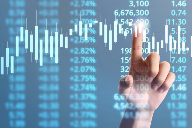  İşadamı planı büyüme ve grafik olumlu indicato artması