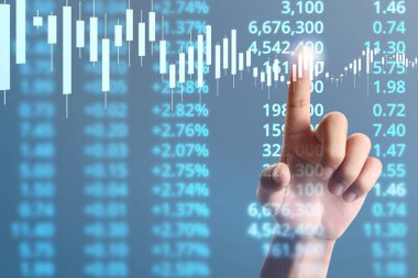  İşadamı planı büyüme ve grafik olumlu indicato artması