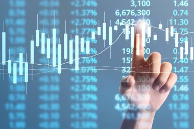  İşadamı planı büyüme ve grafik olumlu indicato artması