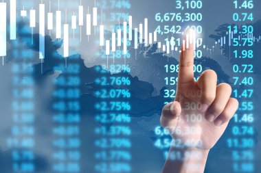  İşadamı planı büyüme ve grafik olumlu indicato artması