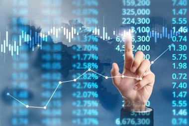  İşadamı, işinde grafik büyümesi ve grafik artışı için olumlu göstergeler planlıyor