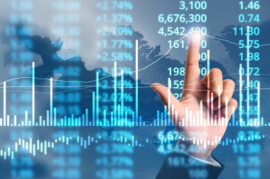  İşadamı, işinde grafik büyümesi ve grafik artışı için olumlu göstergeler planlıyor