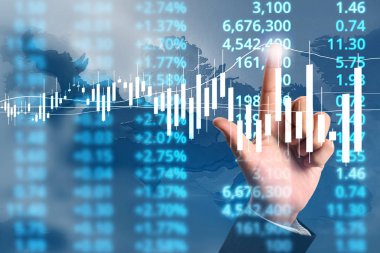  İşadamı planı büyüme ve grafik olumlu indicato artması