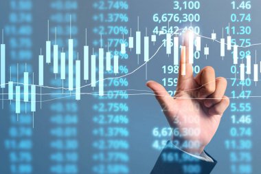  İşadamı, işinde grafik büyümesi ve grafik artışı için olumlu göstergeler planlıyor