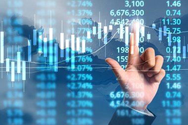  İşadamı, işinde grafik büyümesi ve grafik artışı için olumlu göstergeler planlıyor