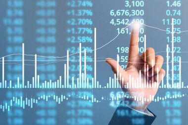  İşadamı, işinde grafik büyümesi ve grafik artışı için olumlu göstergeler planlıyor