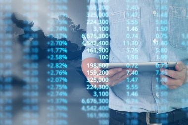  İşadamı planı büyüme ve grafik olumlu indicato artması