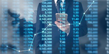  İşadamı planı büyüme ve grafik olumlu indicato artması