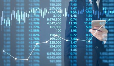  İşadamı, işinde grafik büyümesi ve grafik artışı için olumlu göstergeler planlıyor