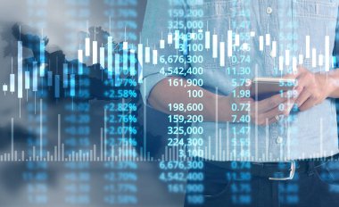  İşadamı planı büyüme ve grafik olumlu indicato artması