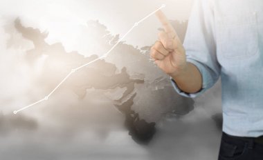  İşadamı, işinde grafik büyümesi ve grafik artışı için olumlu göstergeler planlıyor