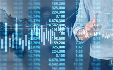  İşadamı planı büyüme ve grafik olumlu indicato artması