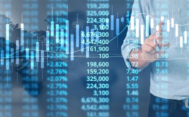  İşadamı, işinde grafik büyümesi ve grafik artışı için olumlu göstergeler planlıyor