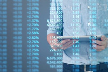  İşadamı planı büyüme ve grafik olumlu indicato artması