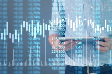  İşadamı, işinde grafik büyümesi ve grafik artışı için olumlu göstergeler planlıyor