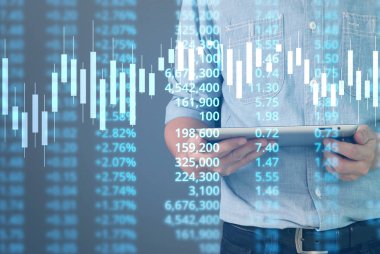  İşadamı planı büyüme ve grafik olumlu indicato artması