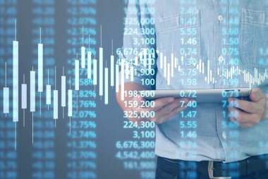  İşadamı, işinde grafik büyümesi ve grafik artışı için olumlu göstergeler planlıyor