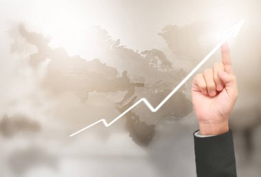  İşadamı, işinde grafik büyümesi ve grafik artışı için olumlu göstergeler planlıyor