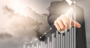 İşadamı, işinde grafik büyümesi ve grafik artışı için olumlu göstergeler planlıyor