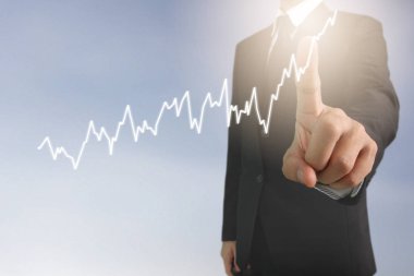  İşadamı planı büyüme ve grafik olumlu indicato artması