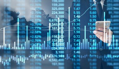  İşadamı, işinde grafik büyümesi ve grafik artışı için olumlu göstergeler planlıyor