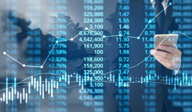  İşadamı, işinde grafik büyümesi ve grafik artışı için olumlu göstergeler planlıyor