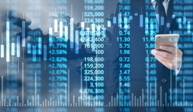  İşadamı, işinde grafik büyümesi ve grafik artışı için olumlu göstergeler planlıyor