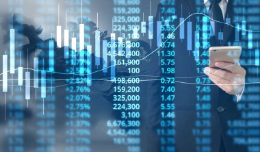  İşadamı, işinde grafik büyümesi ve grafik artışı için olumlu göstergeler planlıyor
